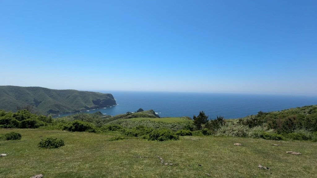 摩天崖から見た日本海と断崖の絶景
