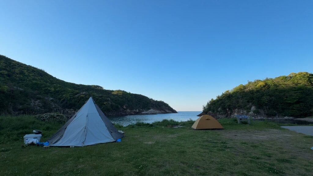 風が強く寒い耳浦キャンプ場の夕方