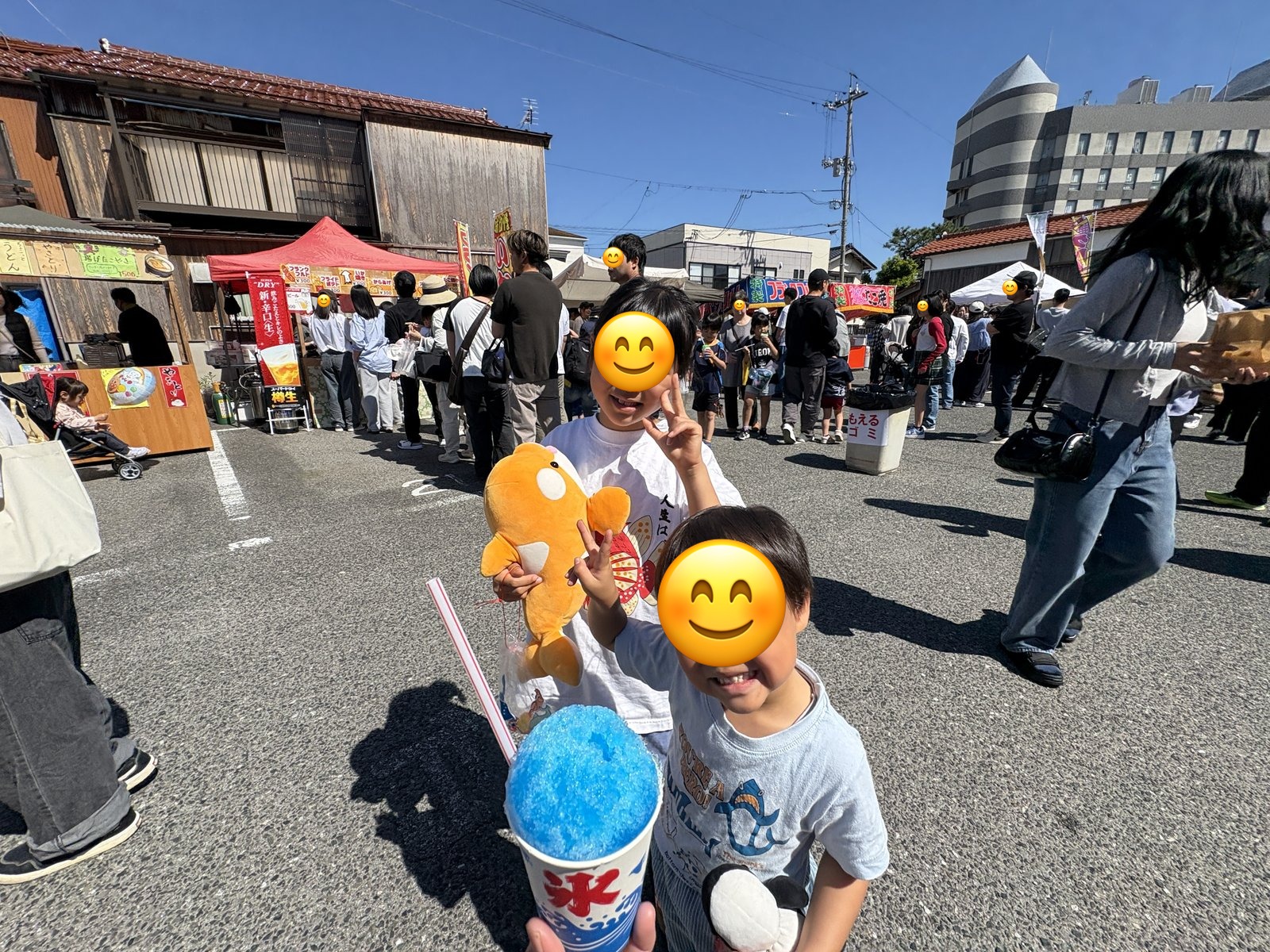 西郷港近くの地元のお祭りの屋台とかき氷