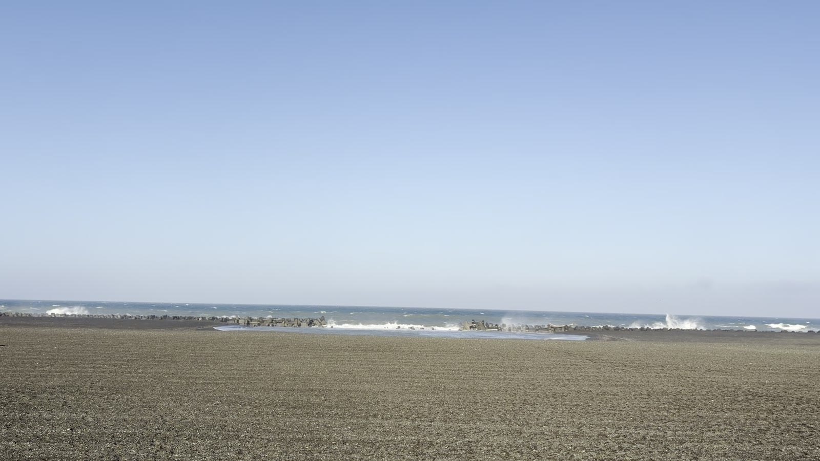 朝の遠別町の海岸
