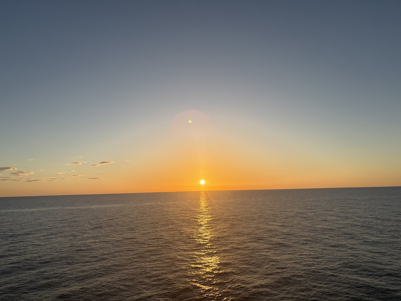 けやきのデッキから見た日本海に沈む夕日