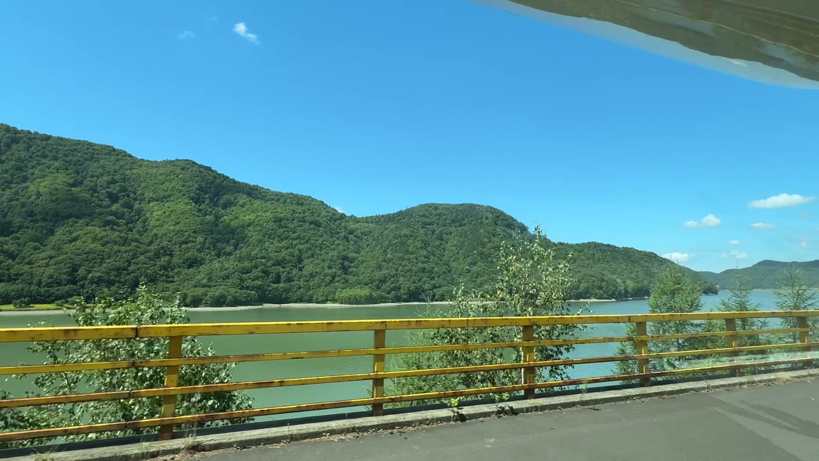 滝里湖