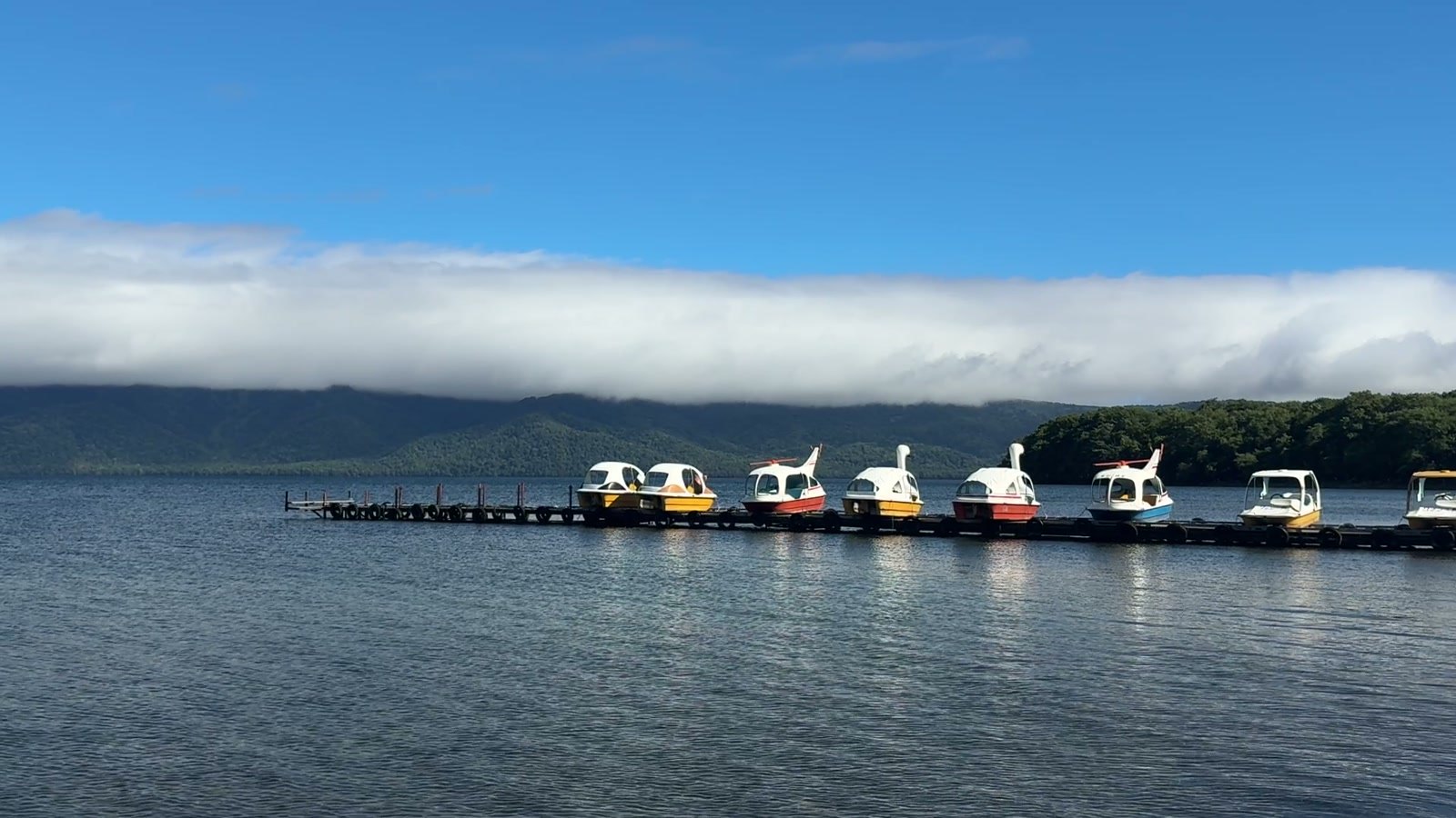 朝の屈斜路湖
