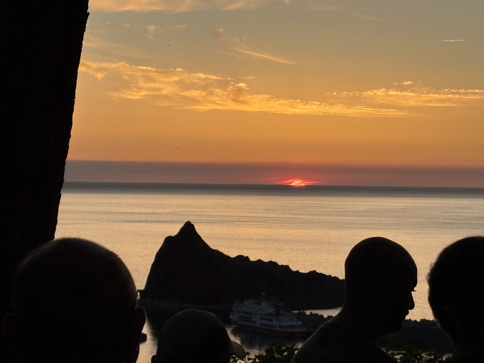 オホーツク海に沈む夕日